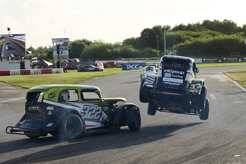 Der var tæt race i klassen som her mellem Markus Feddersen og Mark Mathiesen.
(Foto: Grippo)